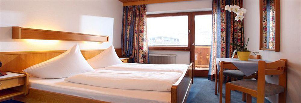 Hotel Taxacher Кирхберг Экстерьер фото