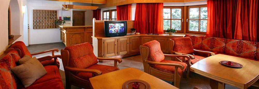 Hotel Taxacher Кирхберг Экстерьер фото