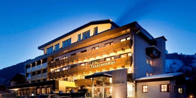 Hotel Taxacher Кирхберг Экстерьер фото