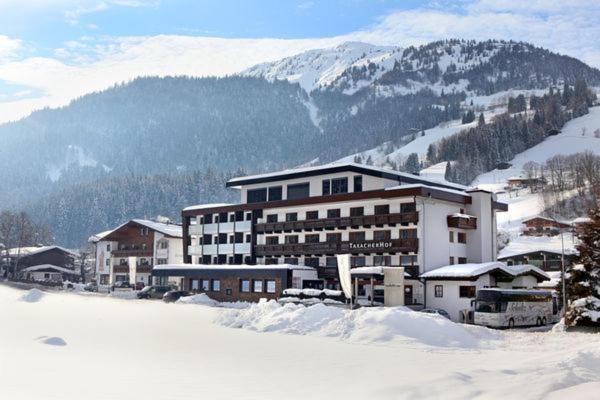 Hotel Taxacher Кирхберг Экстерьер фото
