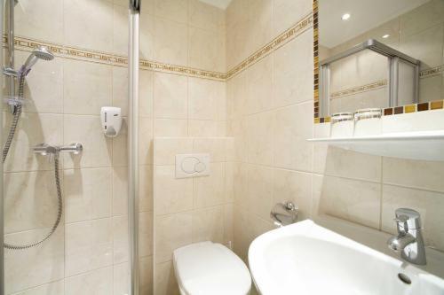 Hotel Taxacher Кирхберг Номер фото